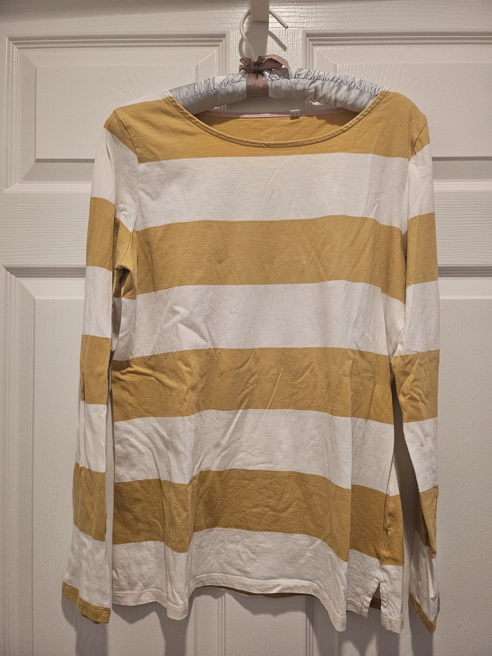 Boden Women's Long Sleeve Tee in White and Mustard Stripes. Size 14.